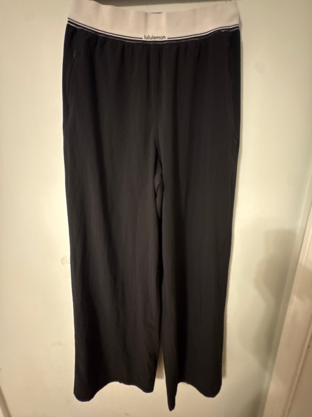 Lululemon Black Wide Leg Flowy Pants Contrast Waistband